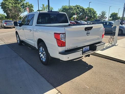 Used 2024 Nissan Titan SV w/ SV Convenience Package RWD image 5