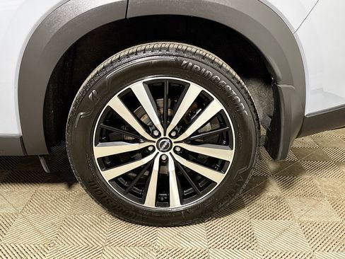 Used 2024 Nissan Pathfinder Platinum AWD/4WD image 30