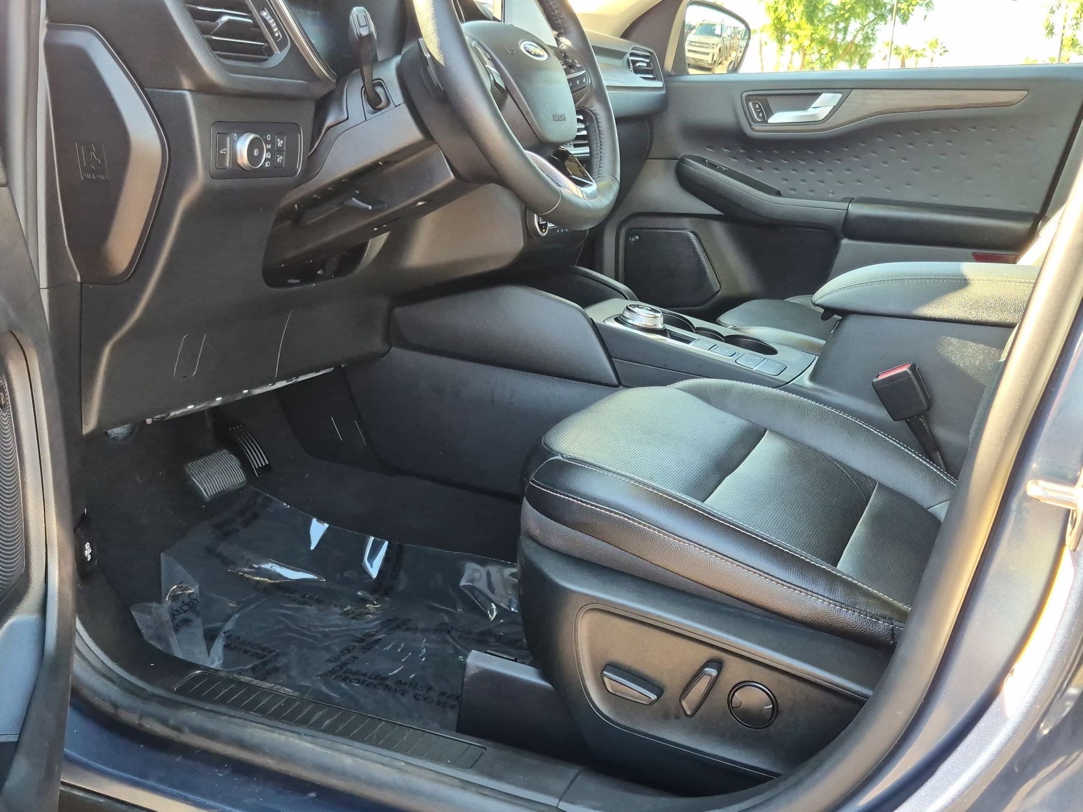 Used 2020 Ford Escape Titanium AWD/4WD image 21