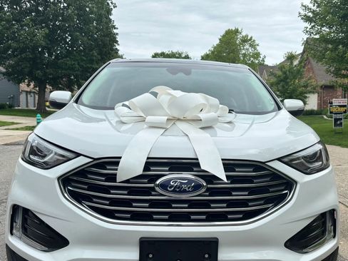 Used 2019 Ford Edge SEL w/ Equipment Group 201A AWD/4WD image 2