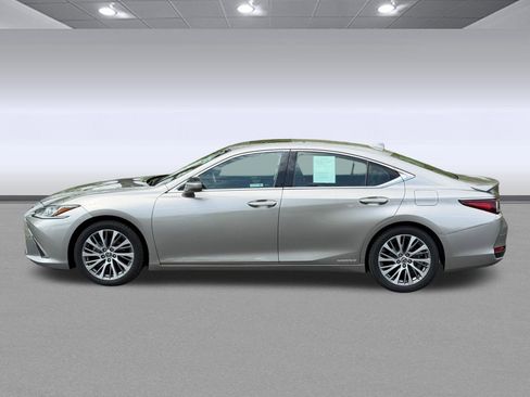 Certified 2020 Lexus ES 300h w/ Premium Package FWD image 2