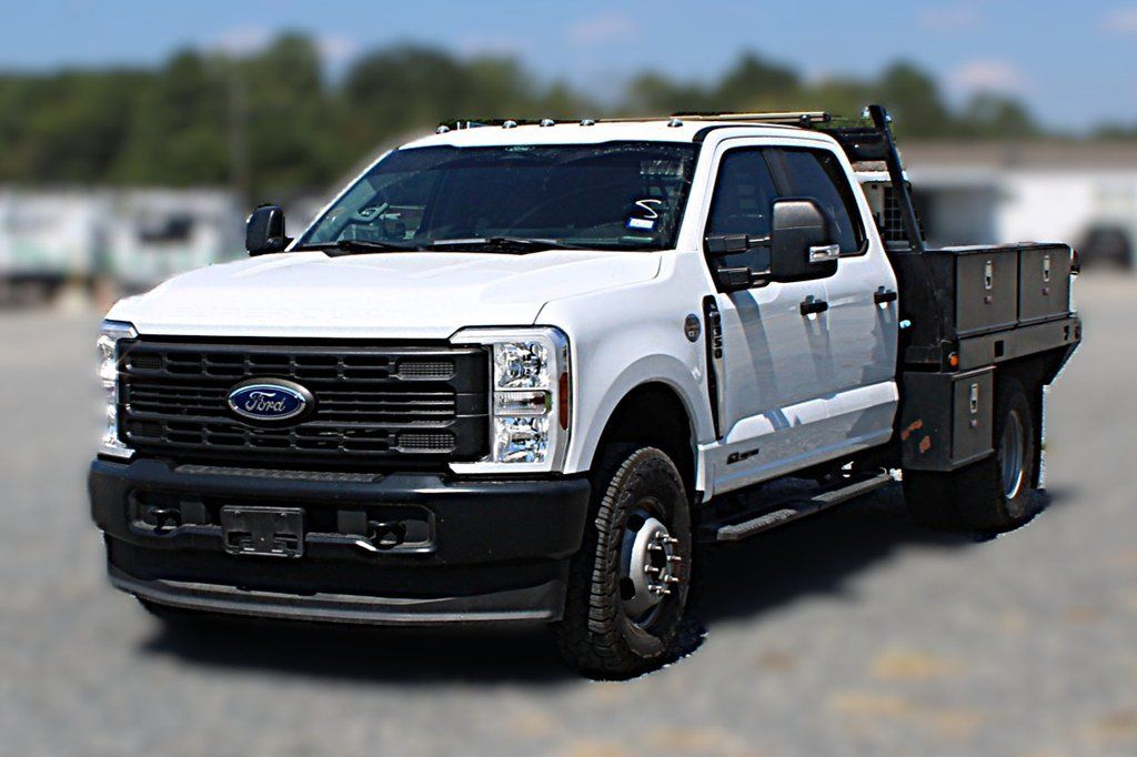 Used 2024 Ford F350 XL AWD/4WD image 2