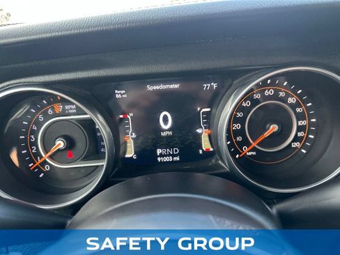 Used 2018 Jeep Wrangler Unlimited Sahara w/ Dual Top Group AWD/4WD image 12