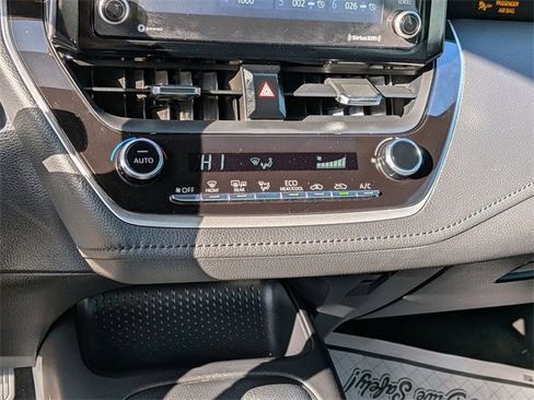 Used 2022 Toyota Corolla SE image 21