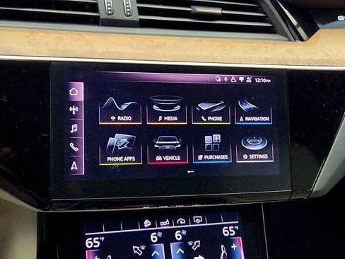 Used 2019 Audi e-tron Premium Plus AWD/4WD image 18