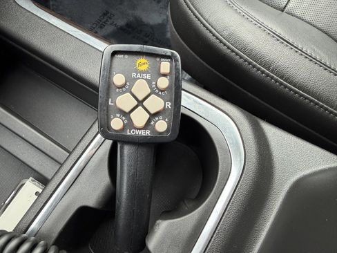 Used 2020 GMC Sierra 2500 SLT w/ SLT Premium Plus Package image 34