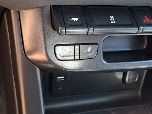 Used 2015 Chevrolet Colorado Z71 AWD/4WD image 27