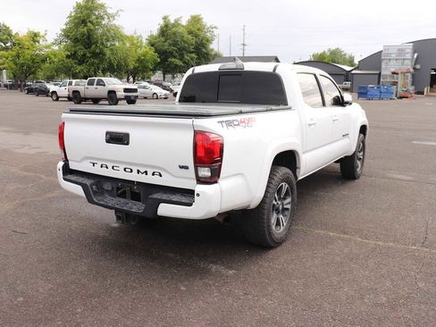Used 2019 Toyota Tacoma TRD Sport w/ Technology Package AWD/4WD image 5