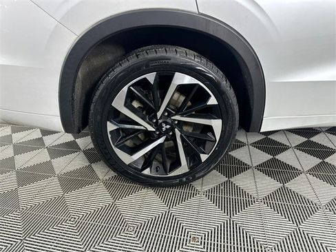 Used 2022 Mitsubishi Outlander SEL image 5