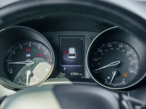 Used 2018 Toyota C-HR XLE FWD image 25
