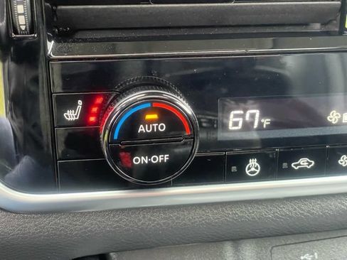 Certified 2023 Nissan Rogue SV w/ SV Premium Package AWD/4WD image 19