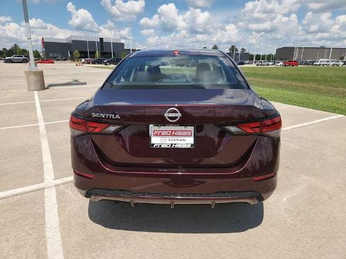 Certified 2025 Nissan Sentra SV FWD image 6