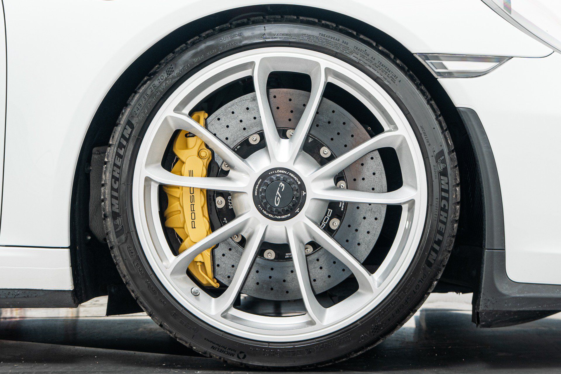 Used 2018 Porsche 911 GT3 RWD image 41