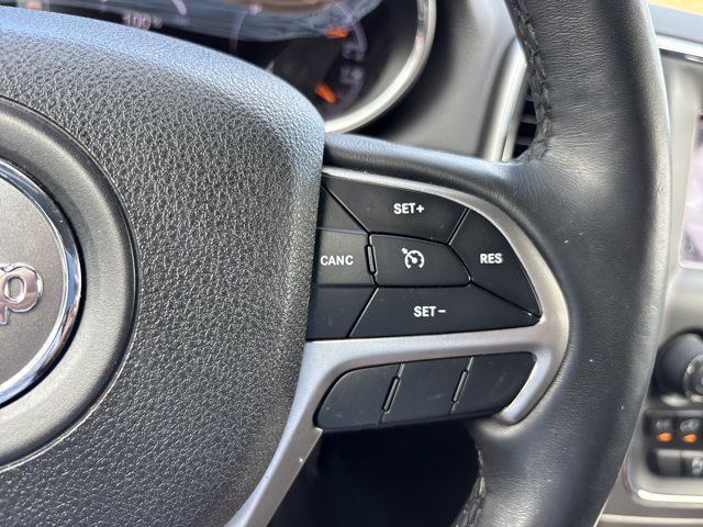 Used 2018 Jeep Grand Cherokee Laredo AWD/4WD image 23