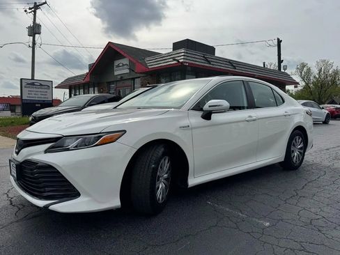 Used 2020 Toyota Camry LE w/ Sunroof Package FWD image 4