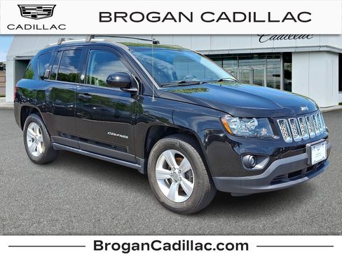 Used 2017 Jeep Compass Latitude AWD/4WD image 1