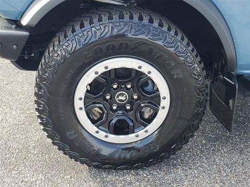 Used 2023 Ford Bronco Badlands image 30