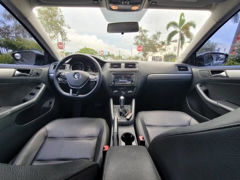 Used 2015 Volkswagen Jetta Sport image 15