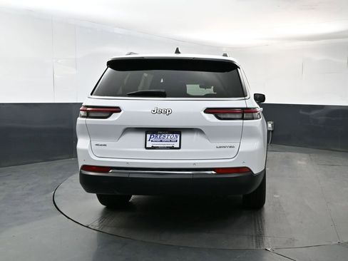 Used 2025 Jeep Grand Cherokee L Limited AWD/4WD image 4
