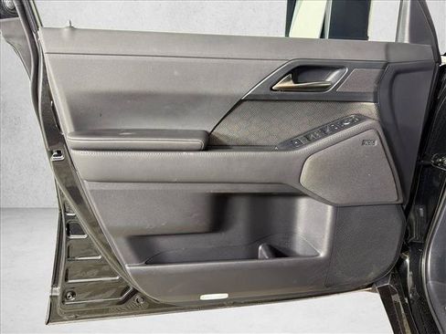 Used 2025 Lexus GX 550 w/ Accessory Package (2T) AWD/4WD image 11