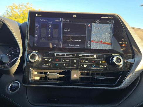 Certified 2021 Toyota Highlander Platinum image 27