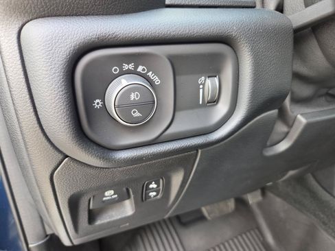 Used 2021 RAM 1500 Lone Star RWD image 17