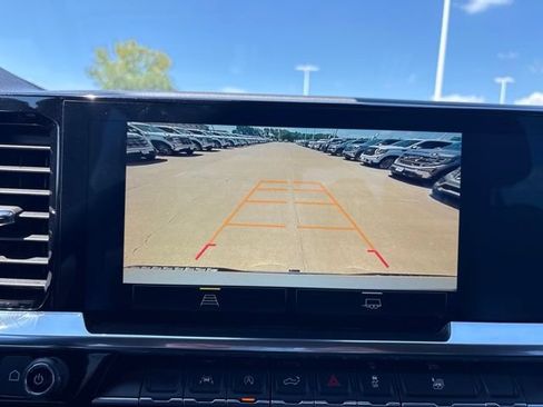 Used 2024 Chevrolet Silverado 1500 LT AWD/4WD image 52