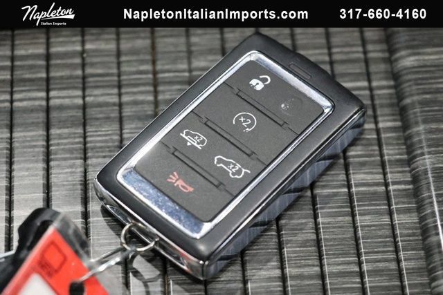 Used 2024 Jeep Wagoneer Series III w/ Premium Group I AWD/4WD image 43