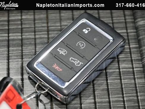 Used 2024 Jeep Wagoneer Series III w/ Premium Group I AWD/4WD image 43
