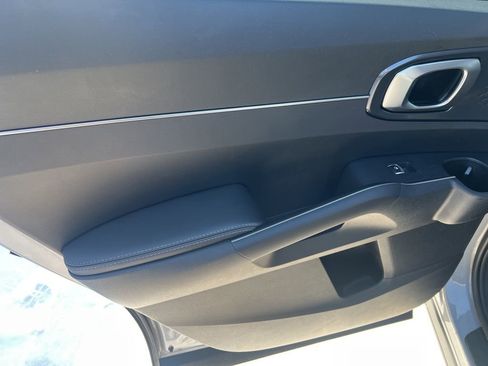 Certified 2025 Kia Sorento S image 10