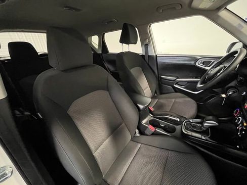 Used 2024 Kia Soul LX w/ Option Group 015 image 9