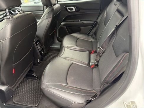 Used 2024 Jeep Compass Trailhawk image 9