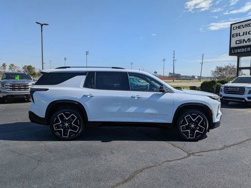 New 2026 Chevrolet Traverse High Country image 2