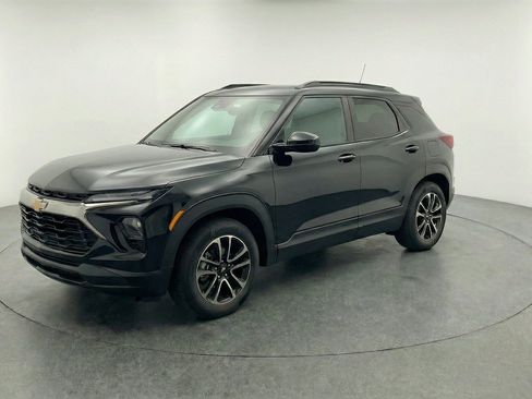 Used 2025 Chevrolet TrailBlazer LT FWD image 3