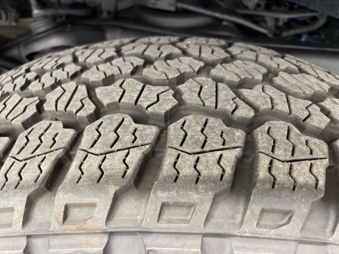 Used 2025 Toyota Tacoma Trailhunter Crew Cab image 17