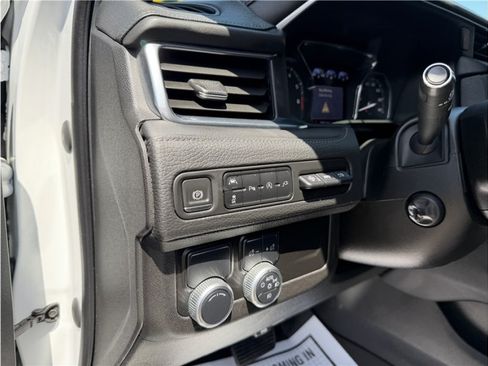 Used 2021 GMC Yukon Denali w/ Denali Premium Package RWD image 40