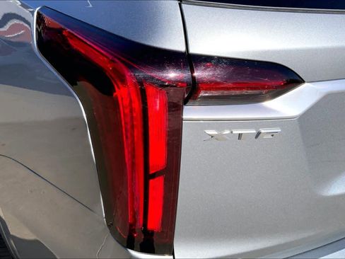 Used 2023 Cadillac XT6 Premium Luxury w/ Technology Package image 27