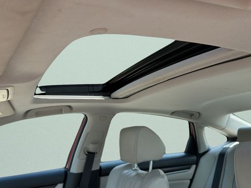 Used 2018 Honda Accord Touring image 25