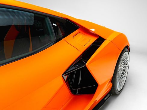 Used 2024 Lamborghini Revuelto AWD/4WD image 30