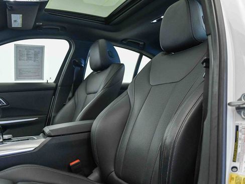 Used 2022 BMW 330i Sedan w/ Driving Assistance Package image 19