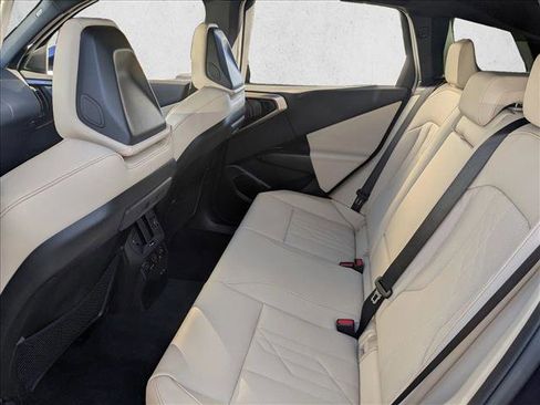 Used 2025 BMW X3 xDrive30i w/ Premium Package image 16