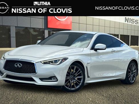 Used 2017 INFINITI Q60 Red Sport 400 image 1