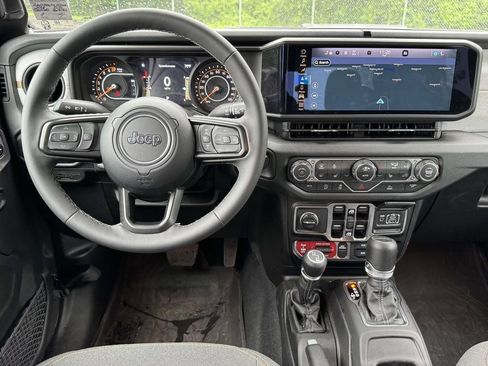 Used 2026 Jeep Gladiator Sport AWD/4WD image 15