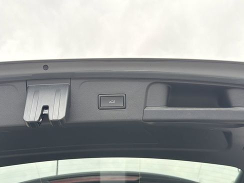 New 2026 Volkswagen Atlas Peak Edition image 16