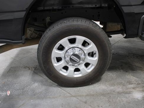 Used 2024 Ford F250 XLT image 40