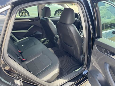Used 2014 Volkswagen Passat TDI SE FWD image 15