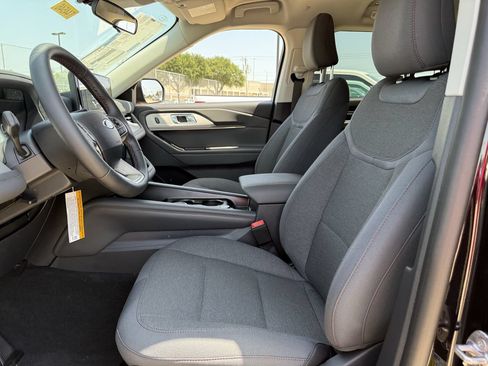 New 2026 Ford Explorer Active RWD image 18