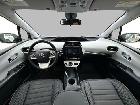 Used 2017 Toyota Prius Two image 27
