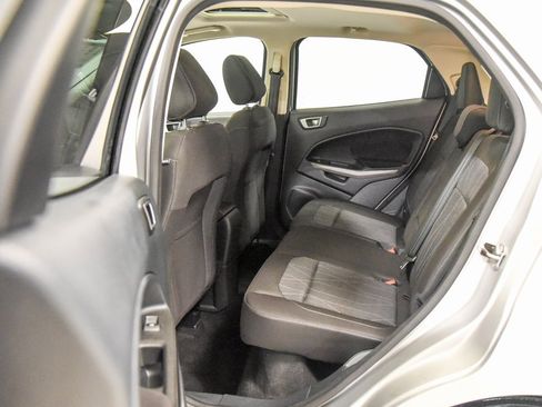 Used 2019 Ford EcoSport SE image 4