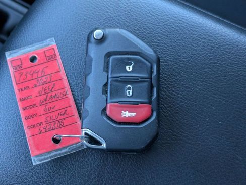 Used 2023 Jeep Wrangler Unlimited Sport AWD/4WD image 30